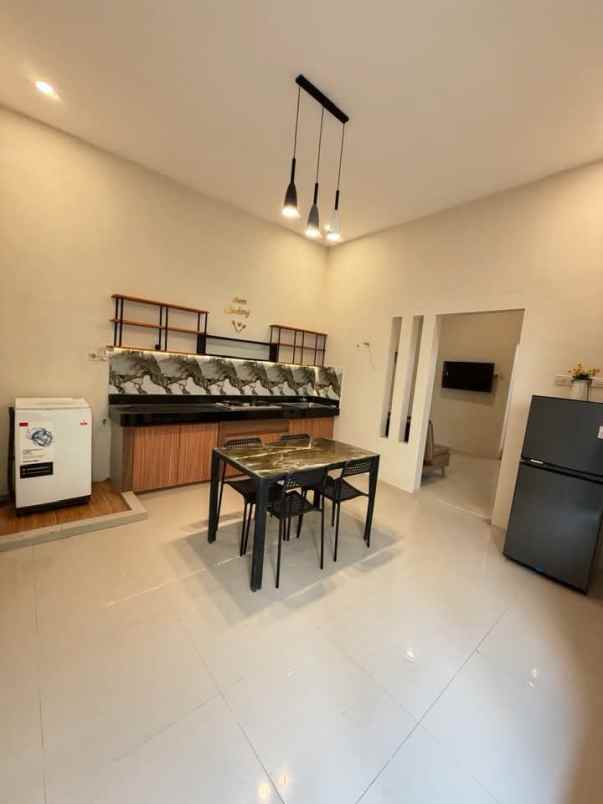 dijual rumah baru lokasi bakalan krajan