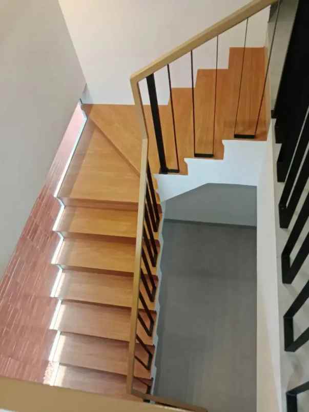 dijual rumah baru minimalis di kaisar bintaro