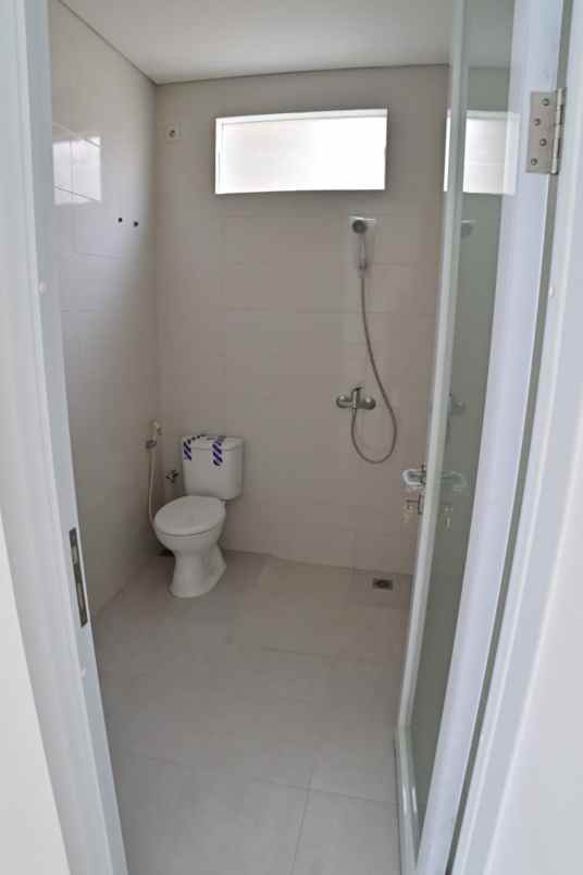 dijual rumah baru minimalis di manyar rejo surabaya