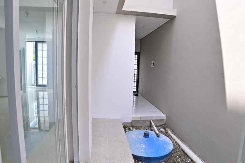 dijual rumah baru minimalis di manyar rejo surabaya