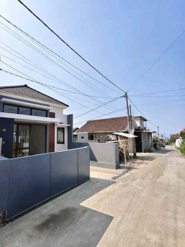 dijual rumah baru siap huni lokasi tlekung kota batu