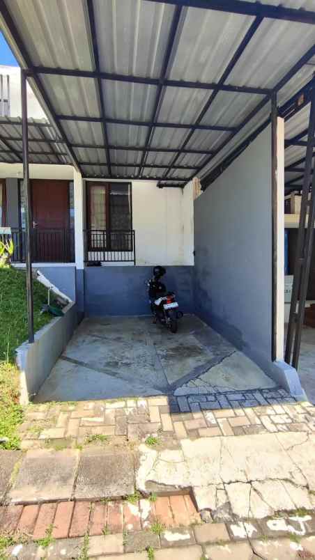 dijual rumah baru siap huni lokasi tlekung kota batu