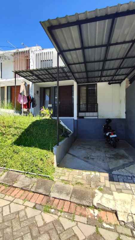 dijual rumah baru siap huni lokasi tlekung kota batu