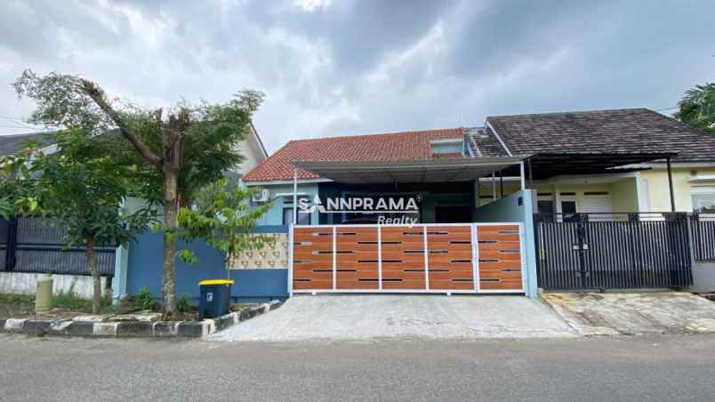 dijual rumah bella casa residence