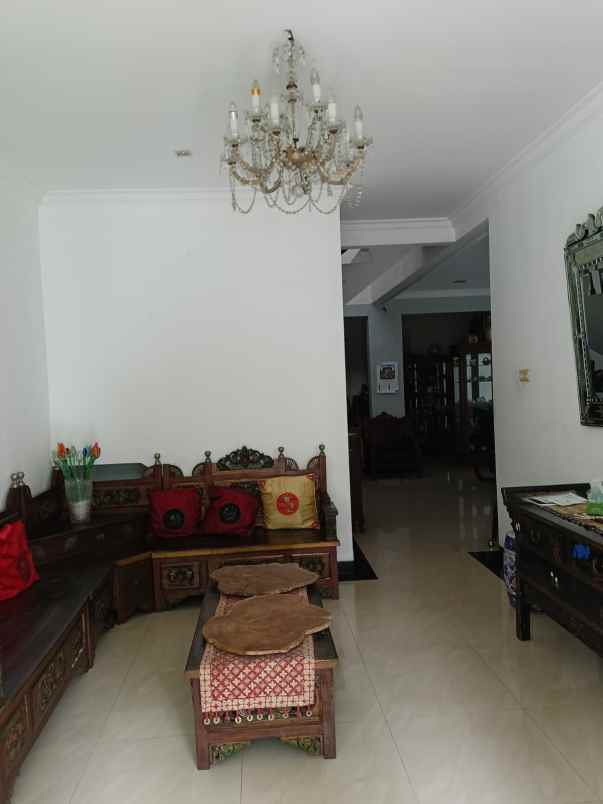 dijual rumah bintaro sektor 9