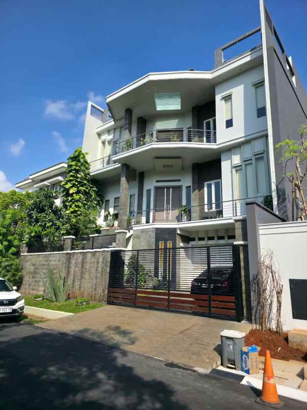 dijual rumah blk valencia no 8c rt 12