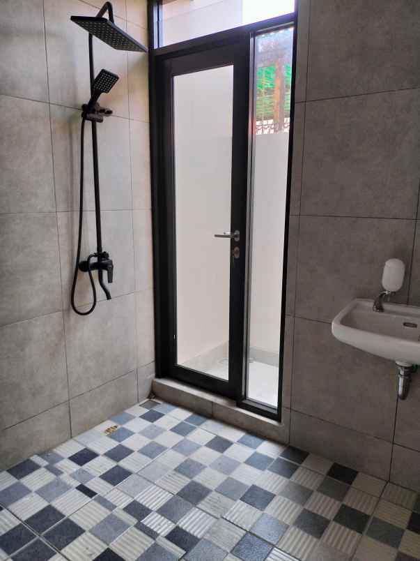 dijual rumah brand new di gading serpong