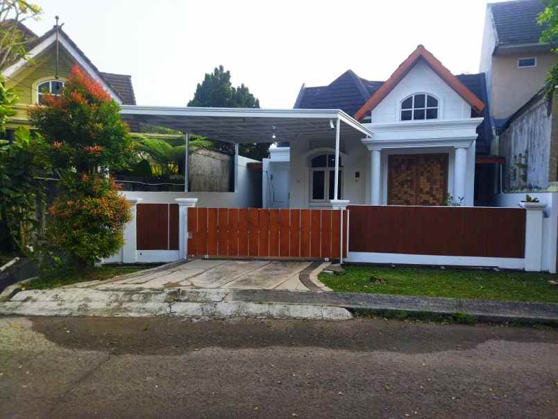 dijual rumah bukit golf cibubur
