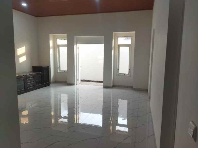 dijual rumah bukit golf cibubur