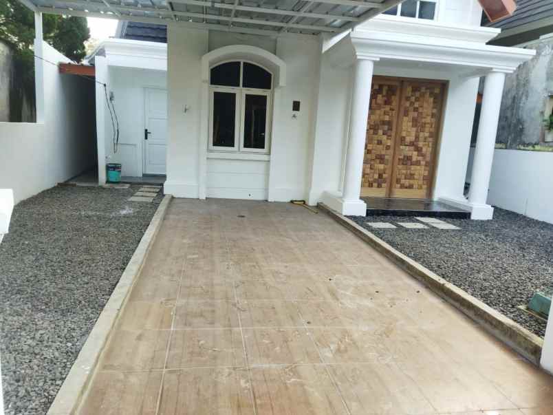 dijual rumah bukit golf cibubur