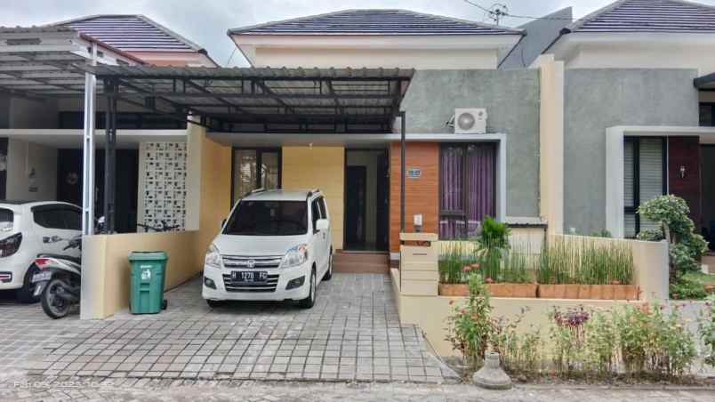 dijual rumah bukit kencana jaya