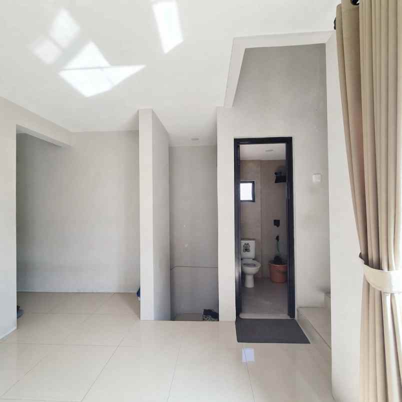 dijual rumah bukit pakar timur dago