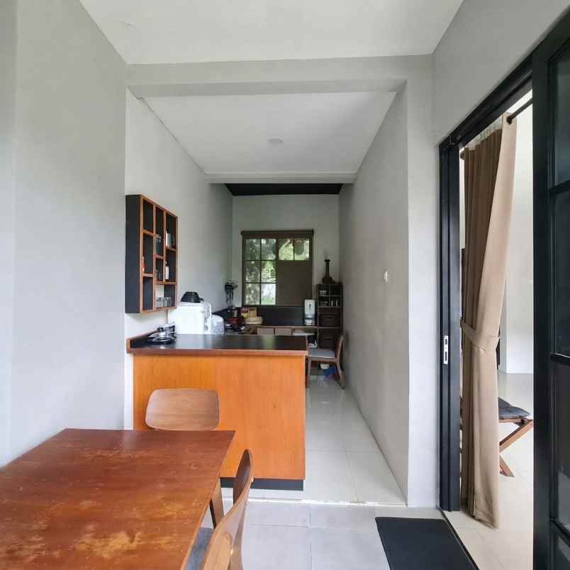 dijual rumah bukit pakar timur dago