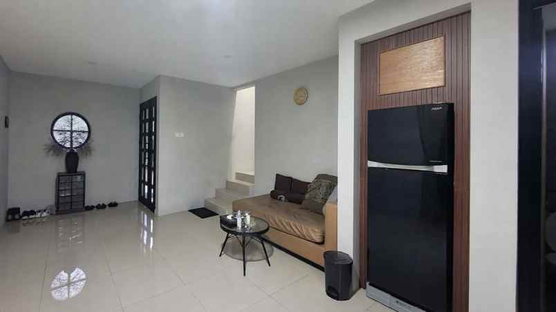 dijual rumah bukit pakar timur dago