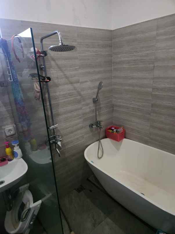 dijual rumah cantik shm mini cluster casa ruby no a2