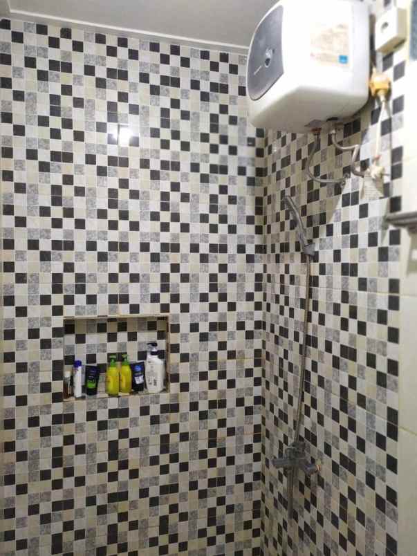 dijual rumah casa jardin cengkareng