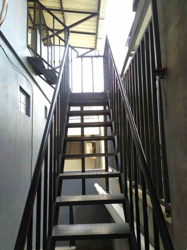 dijual rumah casa jardin cengkareng