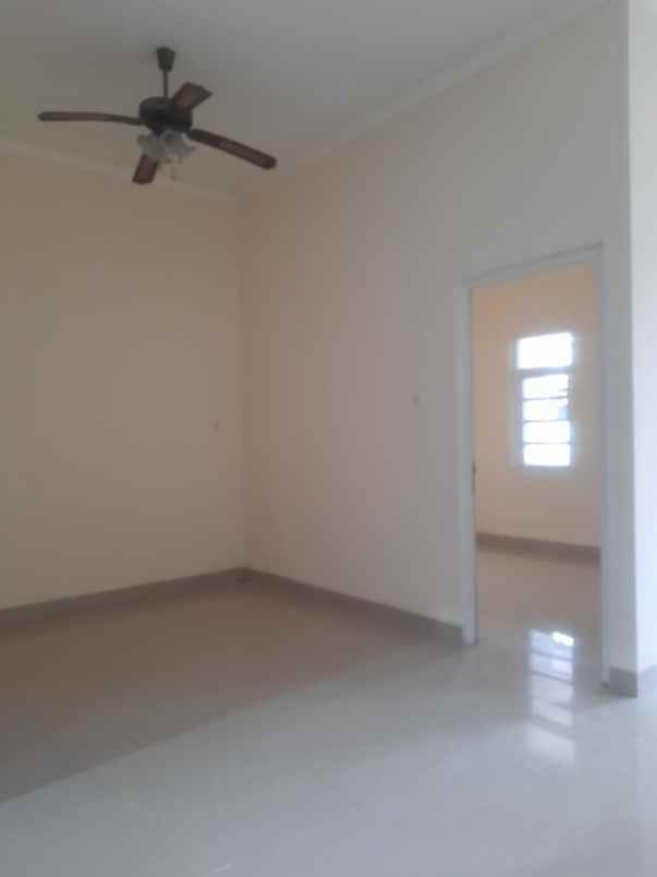 dijual rumah cibubur grand country