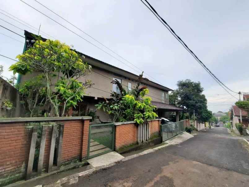 dijual rumah cigadung