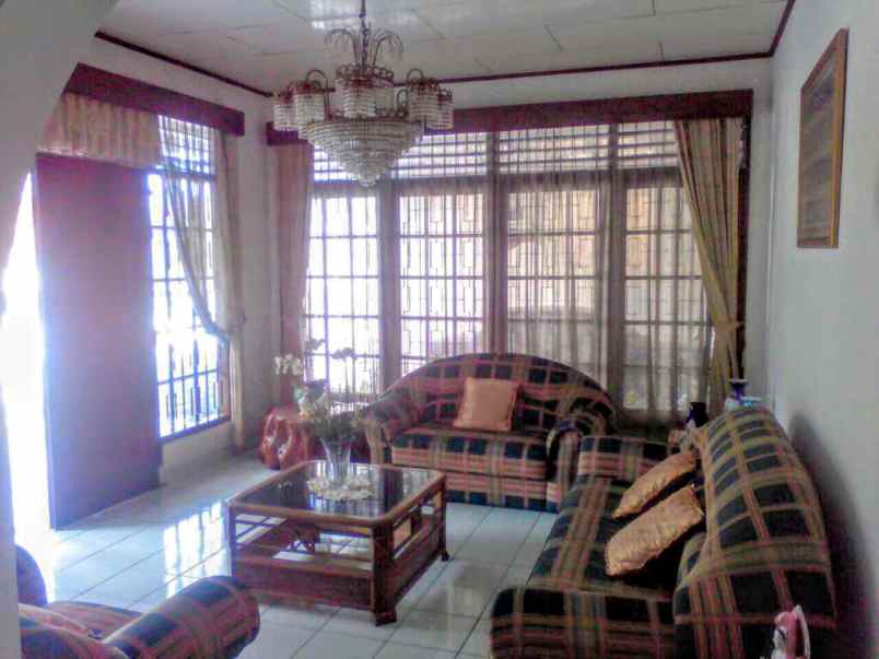 dijual rumah cigadung raya timur