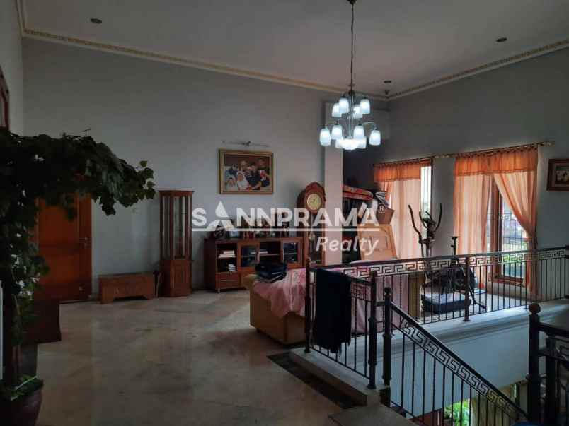 dijual rumah cinere depok