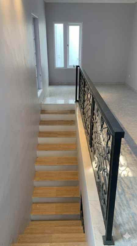 dijual rumah cinere estate blok a