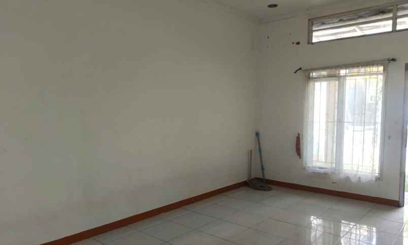dijual rumah cingised