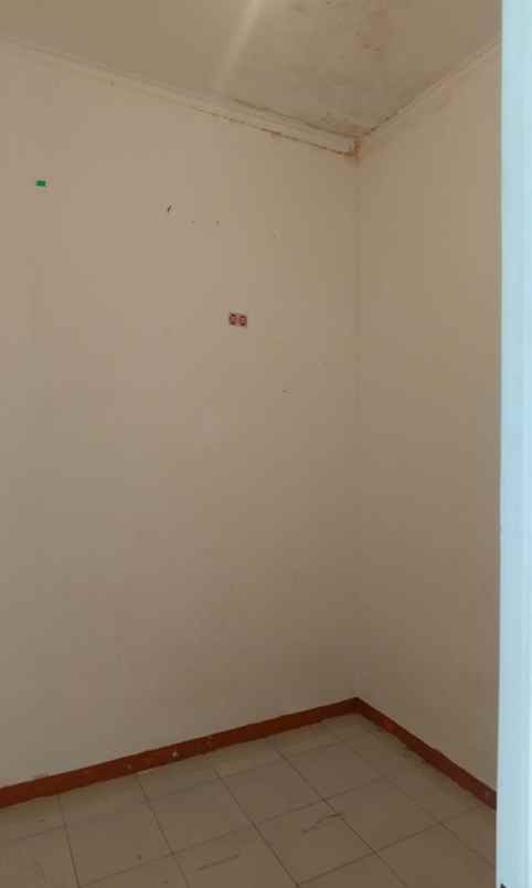 dijual rumah cingised