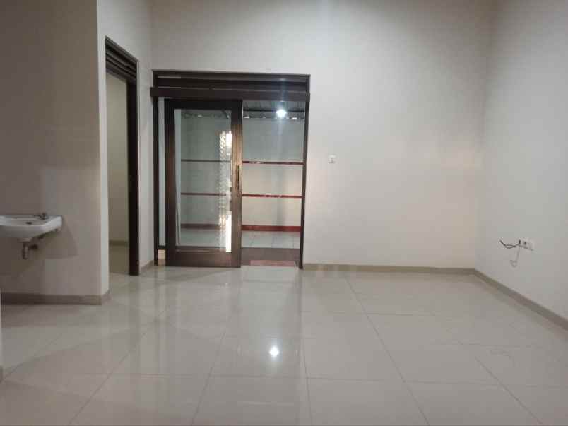 dijual rumah cipamokolan