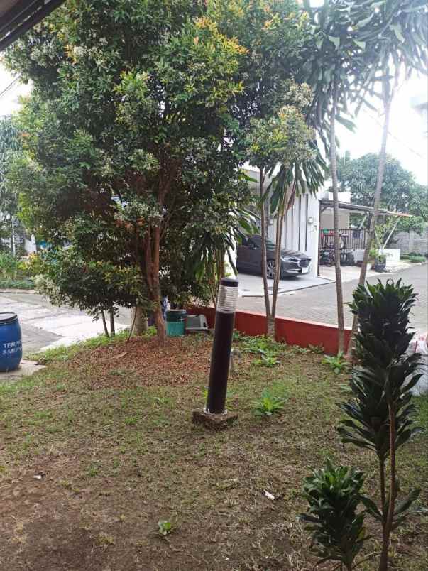 dijual rumah cipamokolan