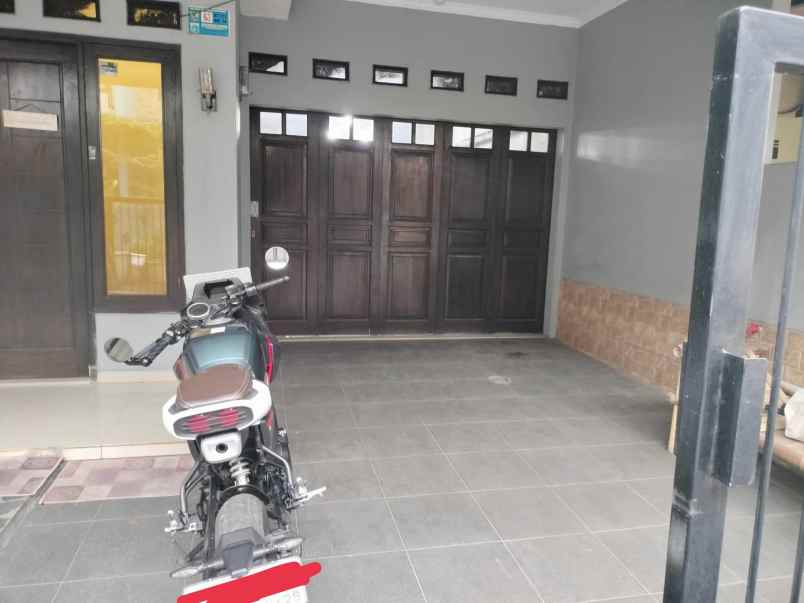 dijual rumah cipedak jagakarsa