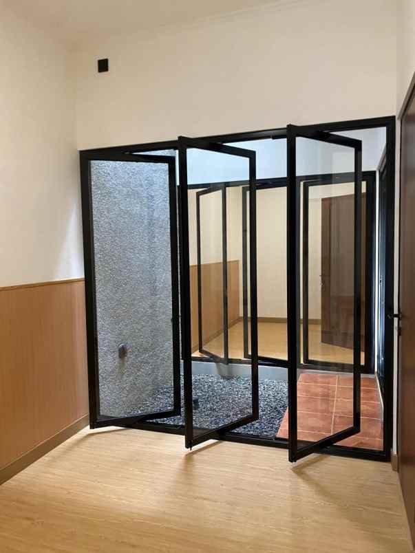 dijual rumah cisaranten kulon