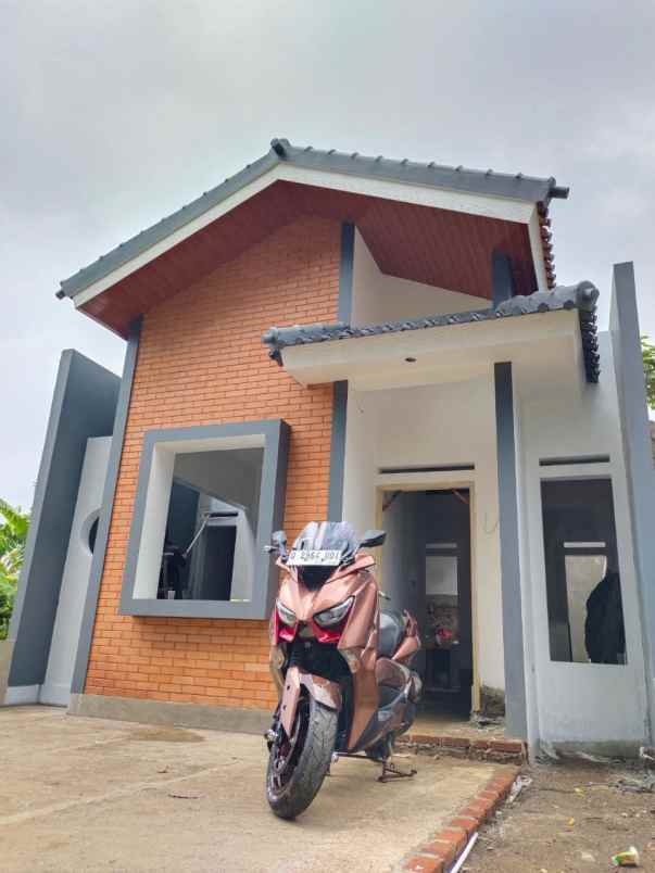 dijual rumah cisarua lembang bandung barat