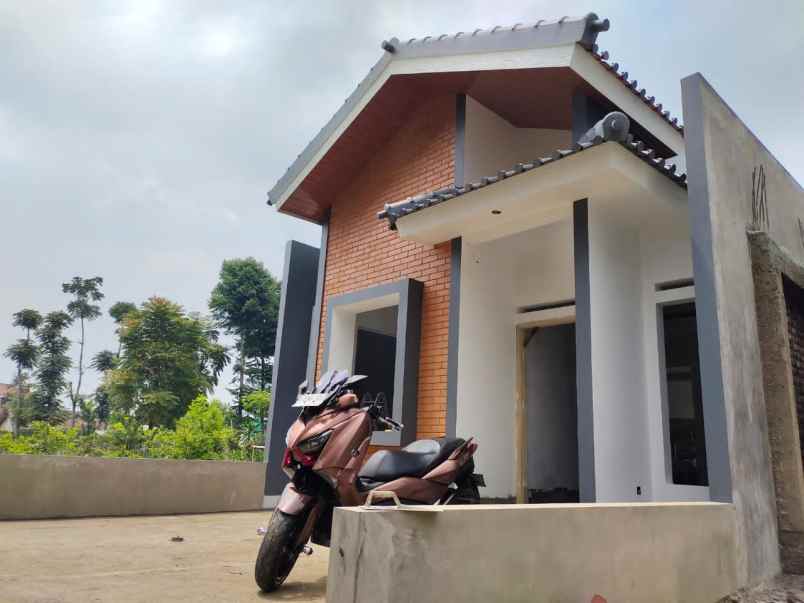 dijual rumah cisarua lembang bandung barat