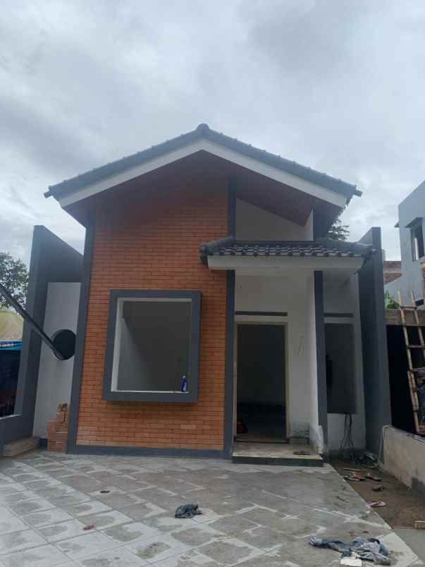 dijual rumah cisarua lembang bandung barat