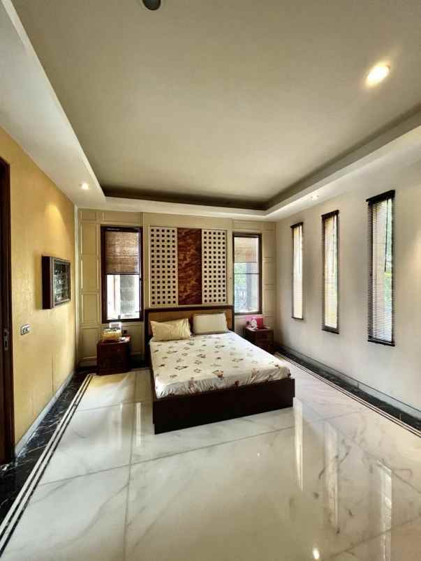 dijual rumah citraland