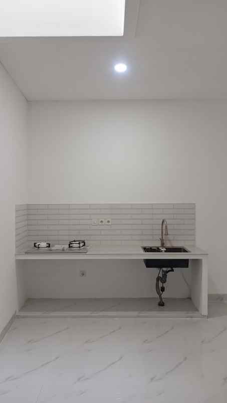 dijual rumah cluster allena padurenan