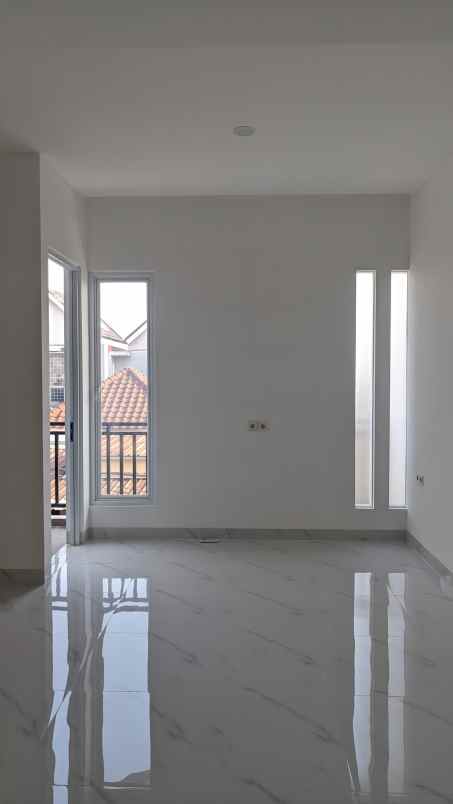 dijual rumah cluster allena padurenan