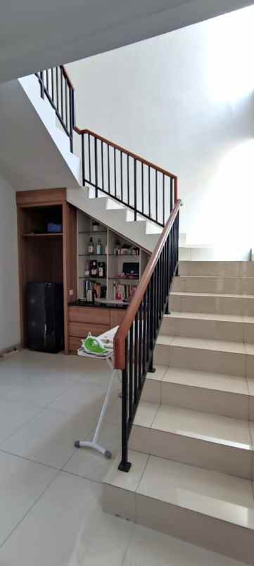 dijual rumah cluster arana kota harapan