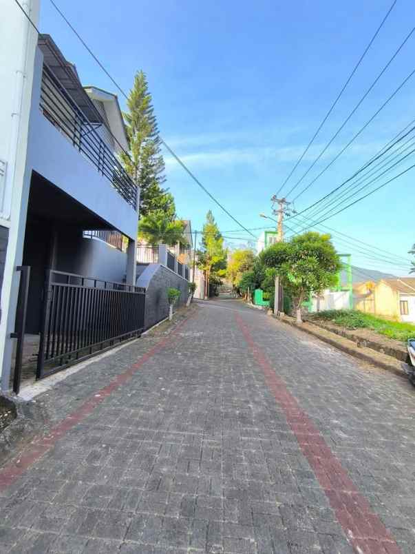 dijual rumah cluster billabong