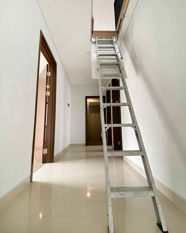 dijual rumah cluster blizfield bsd city