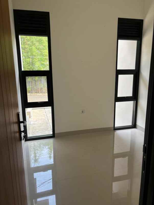 dijual rumah cluster eksklusif padasuka