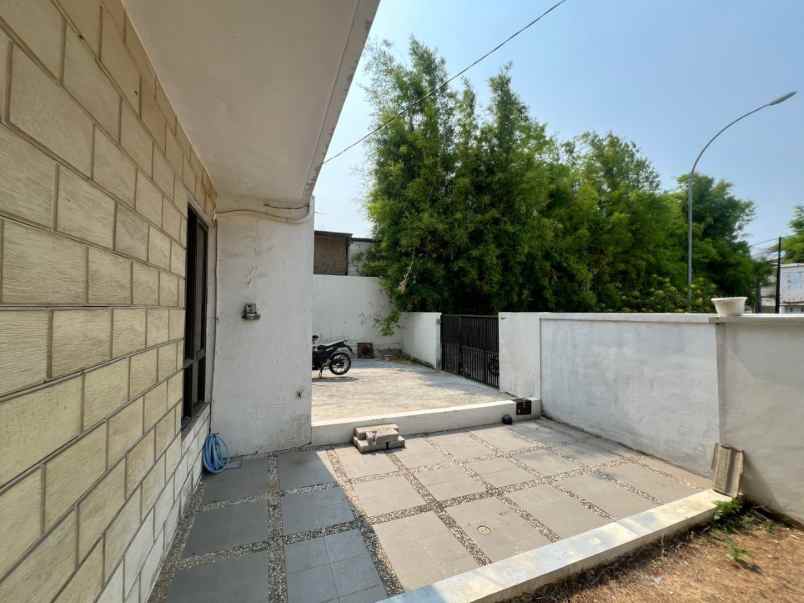 dijual rumah cluster taman sari