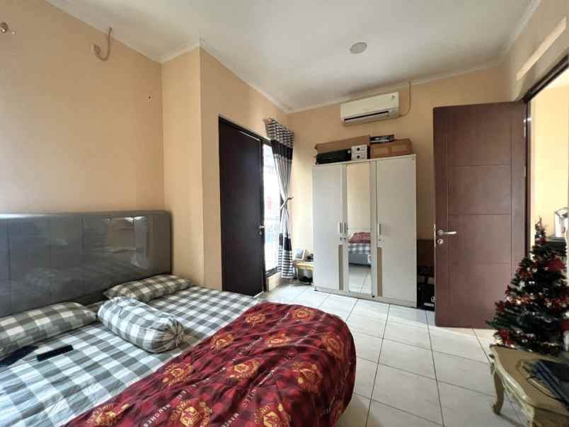 dijual rumah cluster taman sari