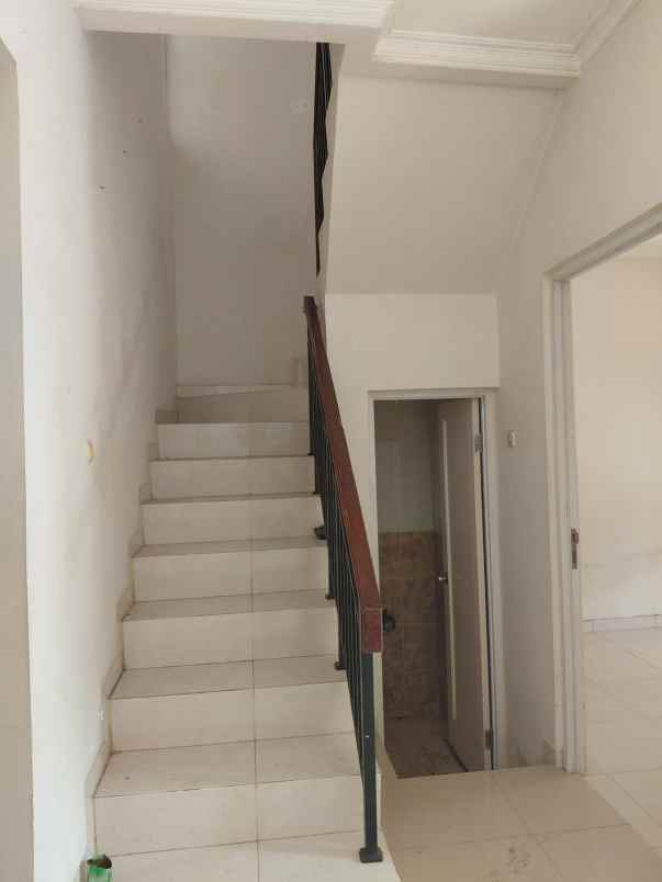 dijual rumah cluster teresta metland