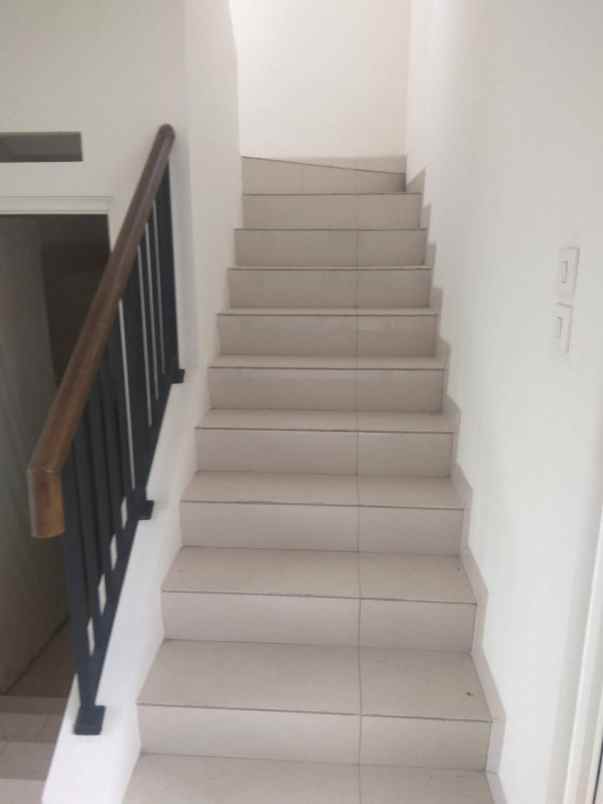 dijual rumah cluster vasana harapan indah