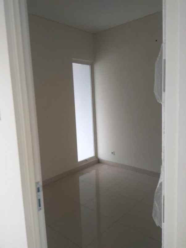 dijual rumah cluster vasana harapan indah