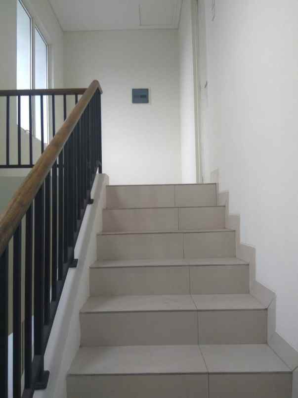 dijual rumah cluster vasana harapan indah