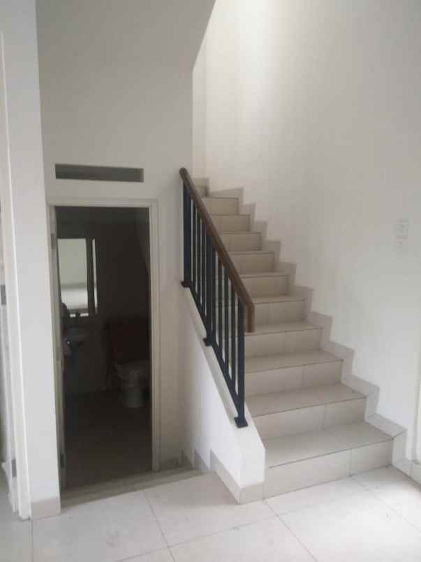 dijual rumah cluster vasana harapan indah
