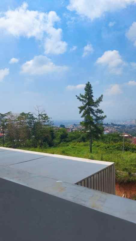 dijual rumah cluster villa tropis dago